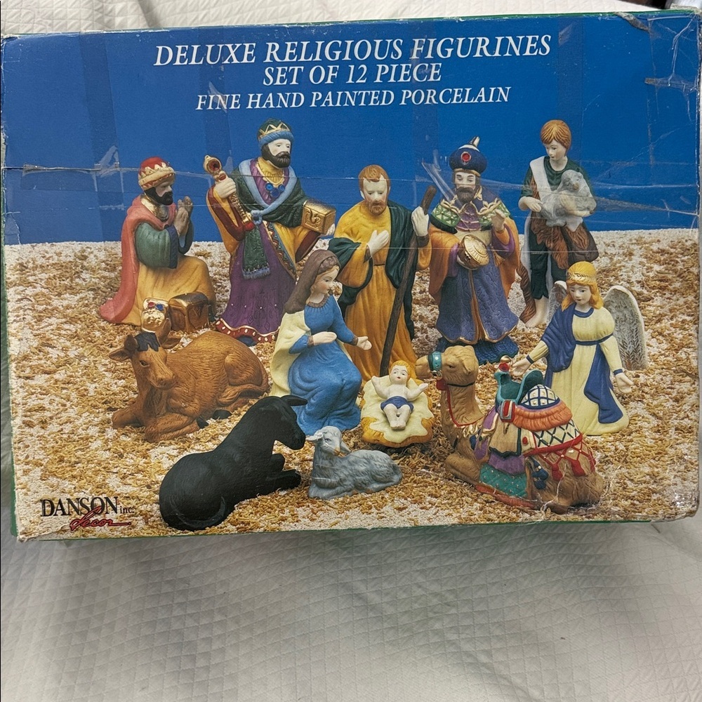 Danson Deluxe Set Hand Painted Porcelain Christmas Nativity As is